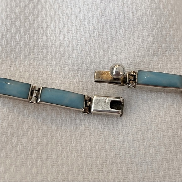 Turquoise and Sterling inlaid bracelet. - Picture 4 of 7